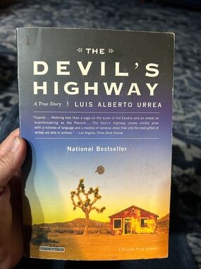 The Devil's Highway by Luis Alberto Urrea - Blue Gradient Cover